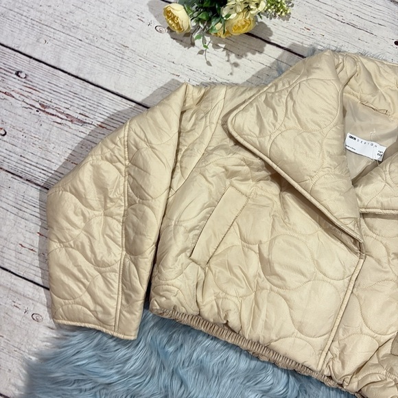 ASOS DESIGN cropped onion quilted jacket in cream - Picture 9 of 9